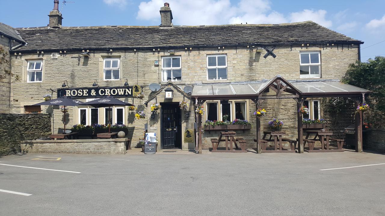 The Rose And Crown Huddersfield Exterior foto